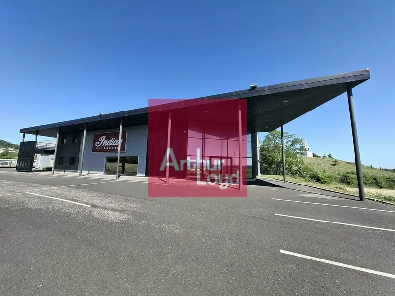 Local Commercial à louer - Pérignat-Lès-Sarliève (63170) - 927 m² - 10 000 €/...