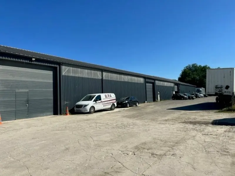 Entrepôt / Activité à louer - Nérigean (33750) - 550 m² - 2 750 €/mois