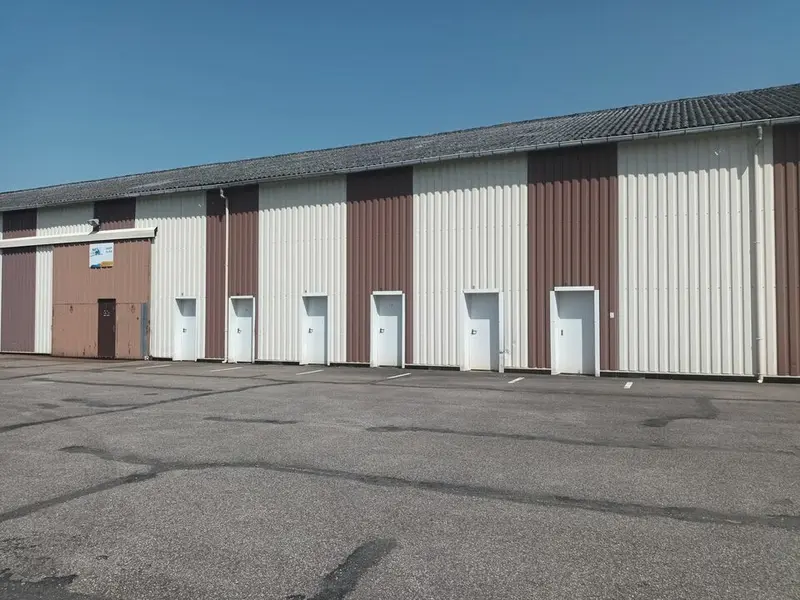 A louer Locaux d'activité 825m² Saint-Nicolas-d'Aliermont