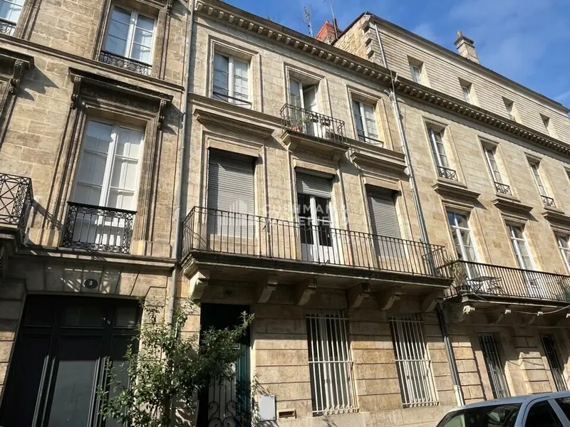 Bureau à louer - Bordeaux (33000) - 80 m² - 1 916 €/mois