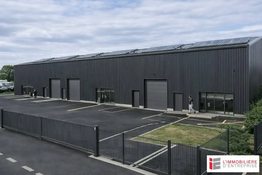 Entrepôt / Activité à louer - La Chapelle-Des-Fougeretz (35520) - 250 m² - 1 ...