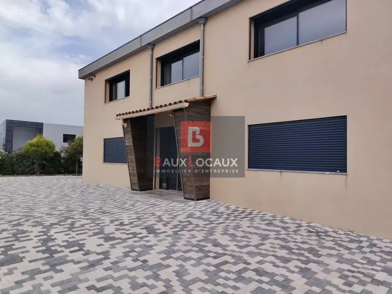 Bureau à vendre - Lambesc (13410) - 700 m²