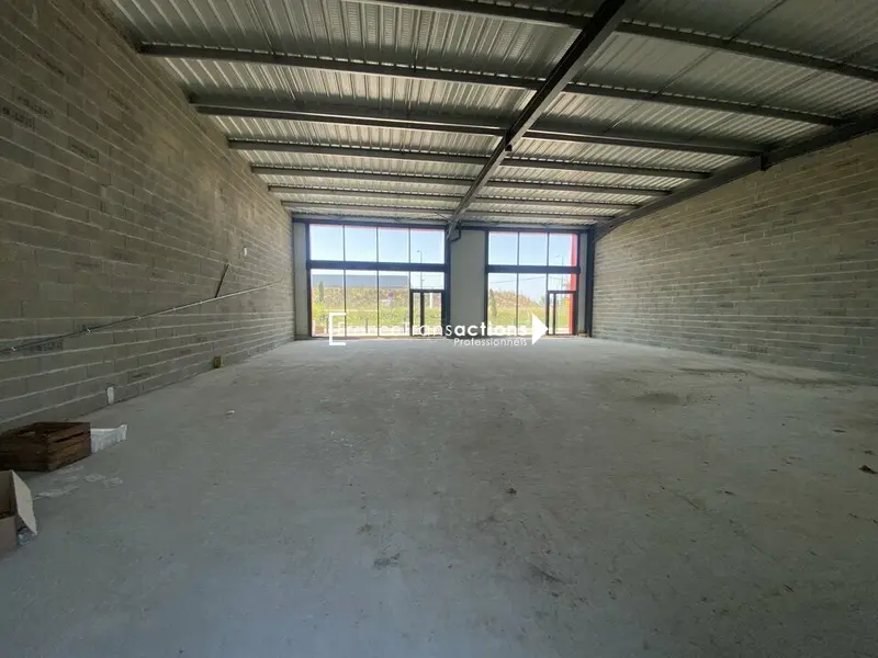Local Commercial à louer - Labastide-Saint-Pierre (82370) - 220 m² - 3 000 €/...