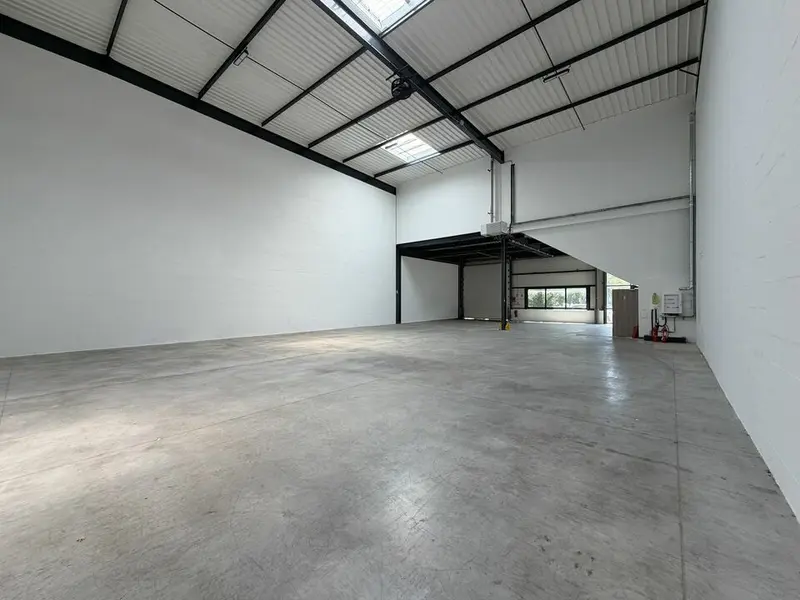 Entrepôt / Activité à louer - Lieusaint (77127) - 521 m² - 4 775 €/mois