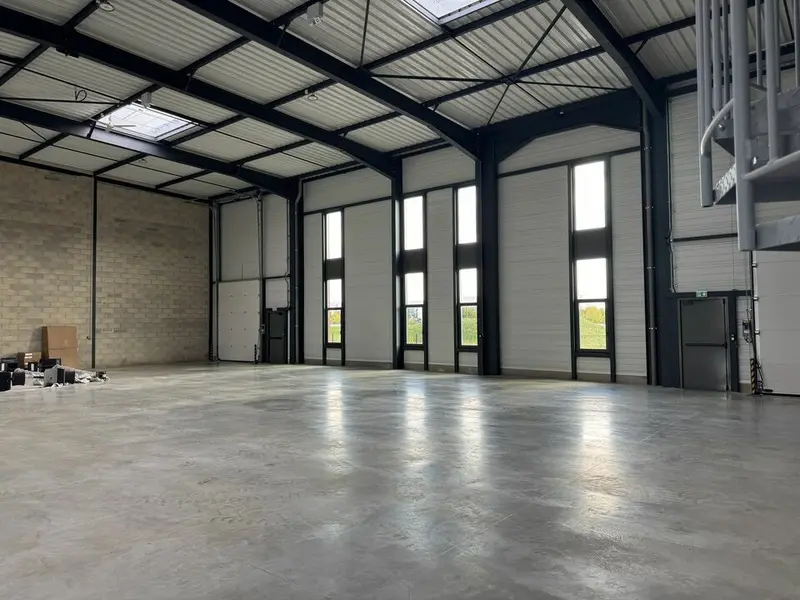 Entrepôt / Activité à vendre - Bailly-Romainvilliers (77700) - 1210 m²