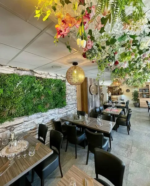 AUSSOIS  RESTAURANT TRADITIONNEL AVEC TERRASSE