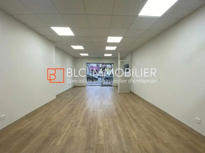 LOCAL COMMERCIAL A LOUER 130 m2 13006 MARSEILLE 