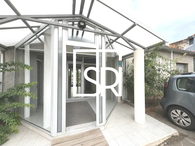 LOCATION BUREAUX 125 M² - 63200 RIOM