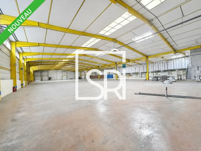 LOCATION ENTREPÔT de 4331 m2 - AVENUE KM LANCE - 63170 AUBIERE 