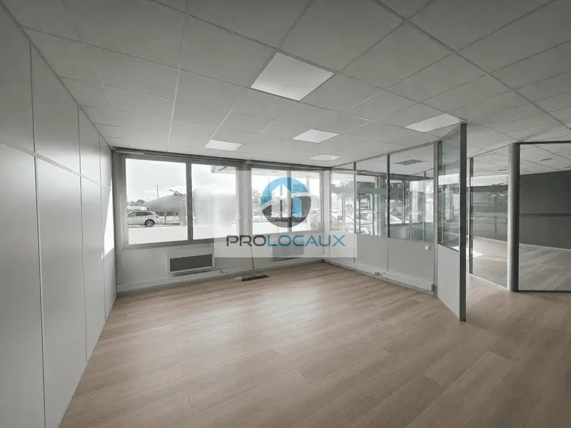 A louer Locaux d'activité 1502m² Amiens
