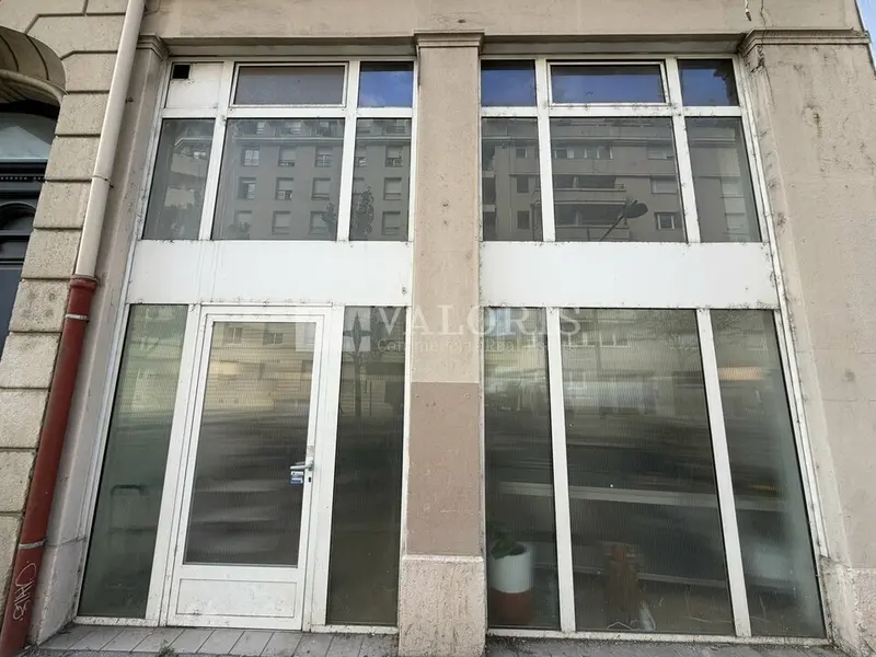 A louer Local commercial  108.83m² Villeurbanne