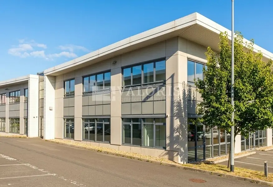 À vendre, Local commercial / bureaux de 80m² à Villefranche-sur-Saône.