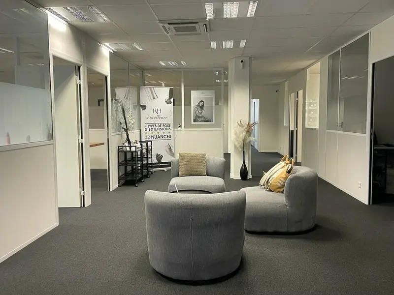 LOCATION  BUREAUX EQUIPES ERP 5  290 m²  MÉRIGNAC (33)