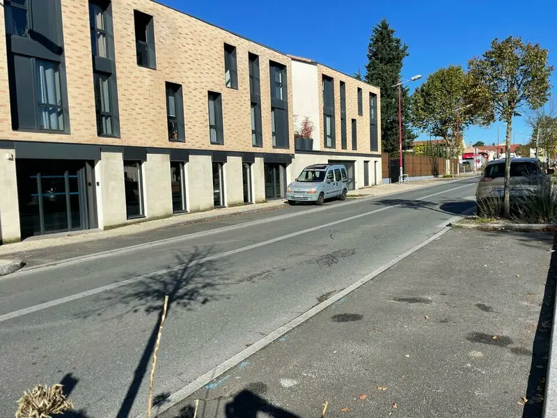 LOCAL COMMERCIAL A LOUER LE TAILLAN-MEDOC CENTRE