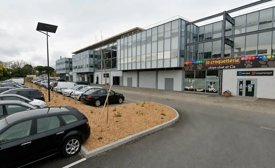 LOCAL COMMERCIAL 160 M² À LOUER  MÉRIGNAC MAGUDAS  ESPACE FRANCE