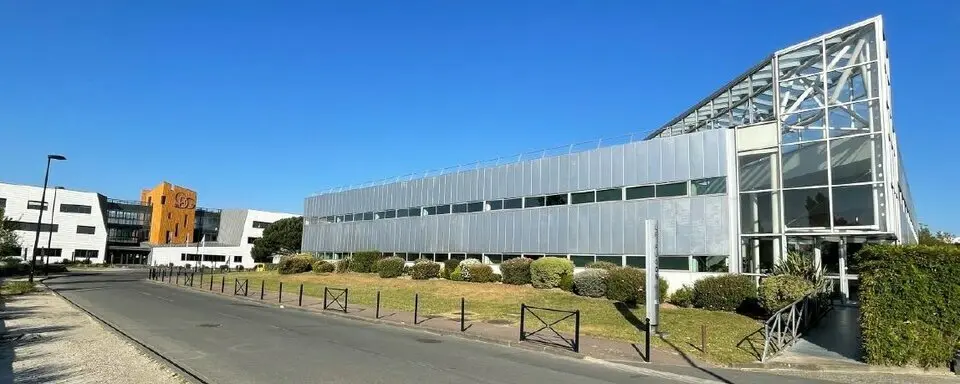 A louer Bureaux 1135.2m² Bordeaux