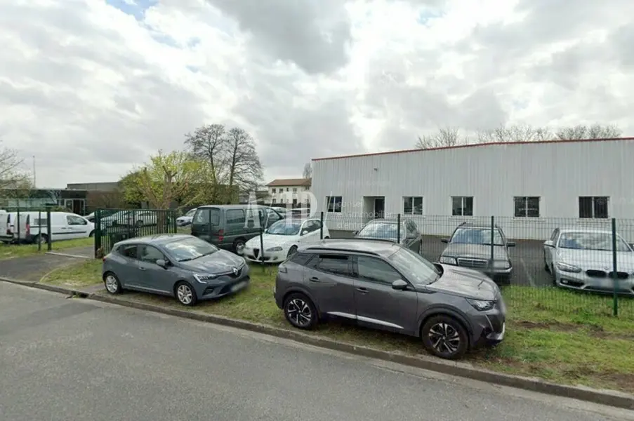 BLANQUEFORT  LOCAL D'ACTIVITÉ INDÉPENDANT AVEC PARKING