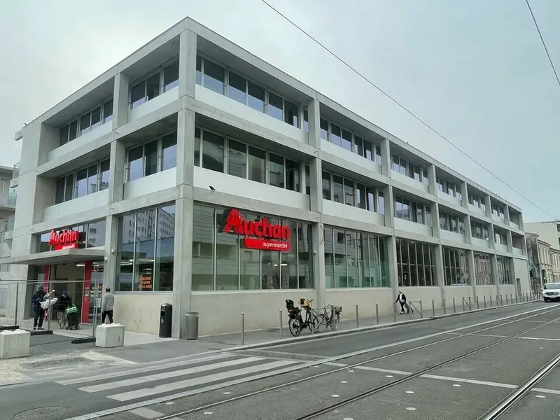 BUREAUX NEUFS A LOUER AU PIED DU TRAM - BORDEAUX CHARTRONS