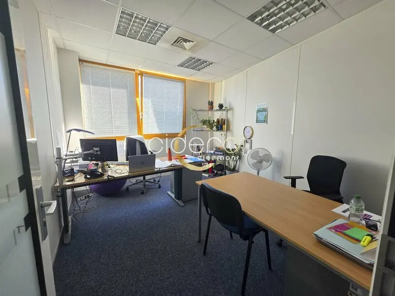 À louer  Bureaux 455 m² avec dépôt  La Pardieu, Clermont-Ferrand