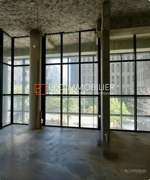 LOCAL COMMERCIAL A VENDRE 203 m2 LA JOLIETTE 13003