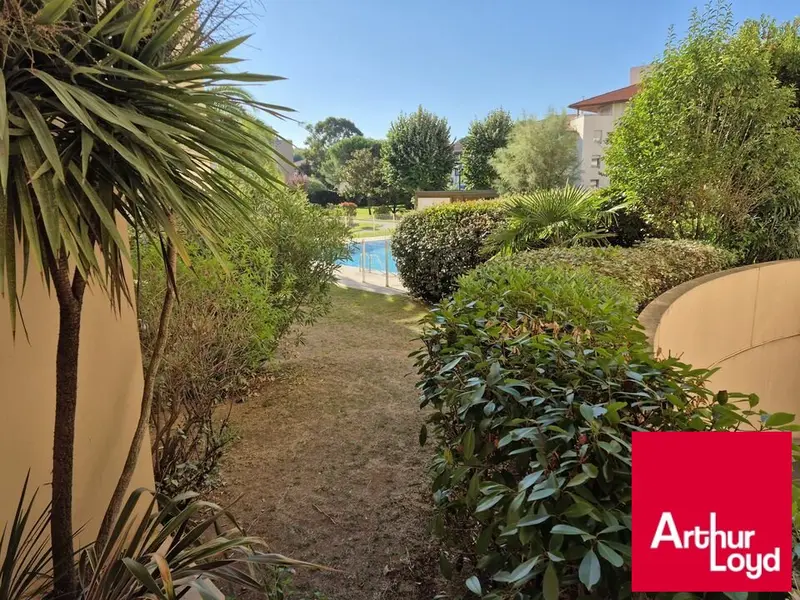 RARE - BIARRITZ - LOCAL COMMERCIAL 67M2 à vendre BELLES PRESTATIONS 