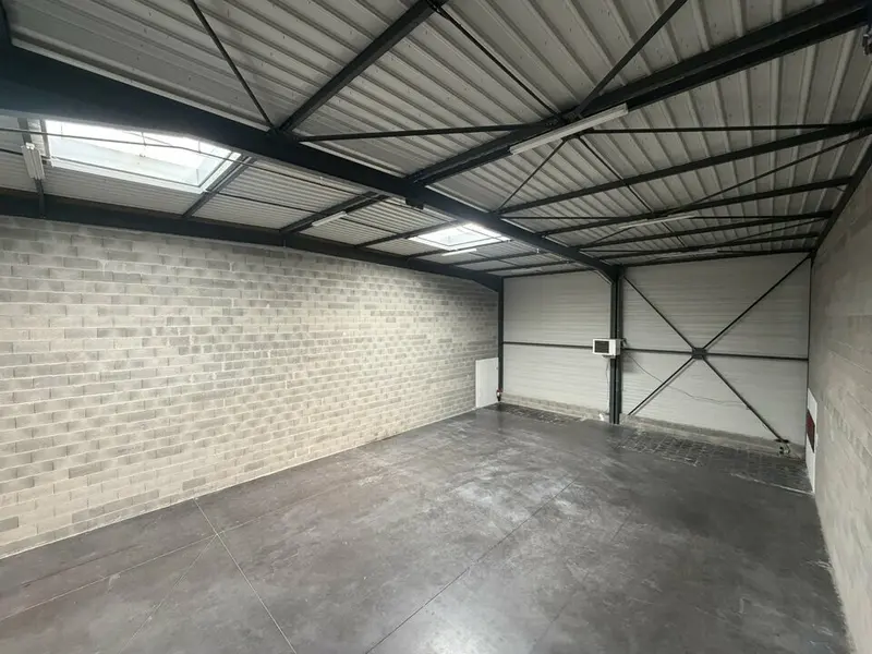 A louer Locaux d'activité 340m² Saint-Priest
