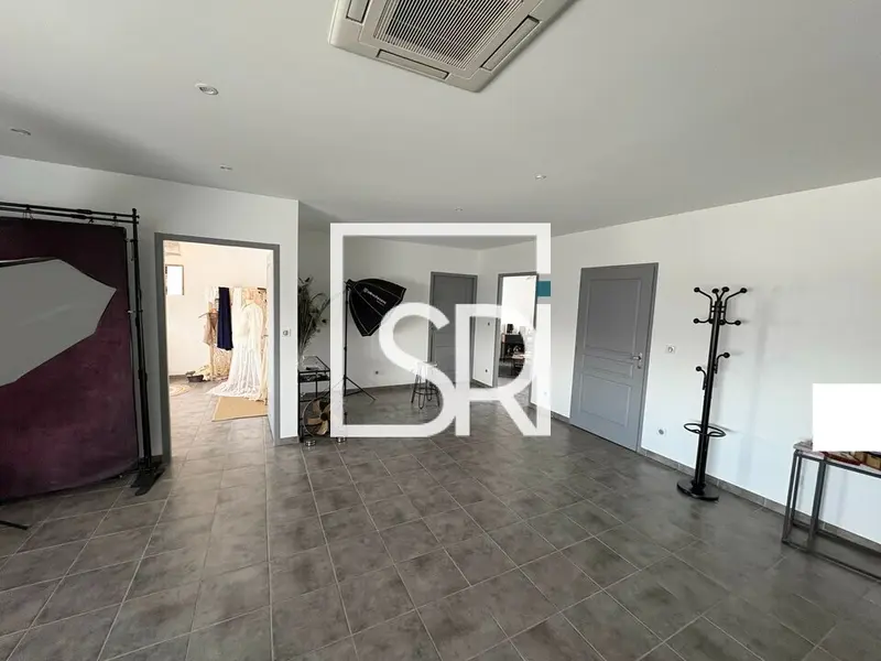 LOCATION BUREAU 93 M² - COURNON D'AUVERGNE 63800