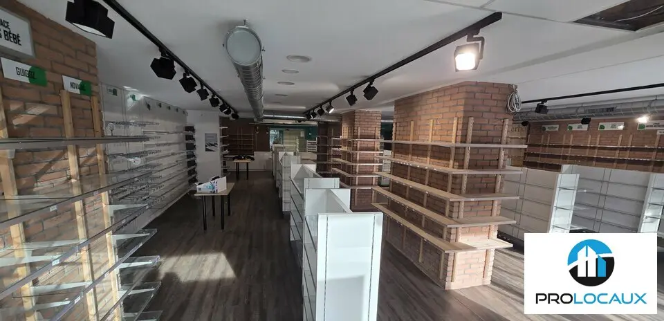A louer Local commercial  423m² Voiron