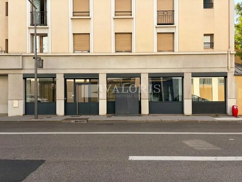 A vendre Local commercial  168.28m² Tassin-la-Demi-Lune