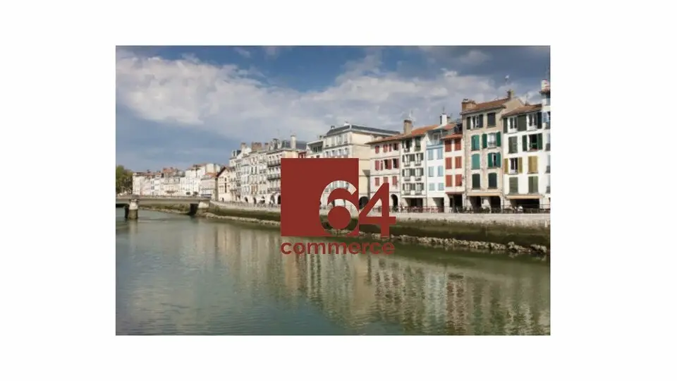 LOCAL COMMERCIAL ENVIRON 100 M2 À BAYONNE