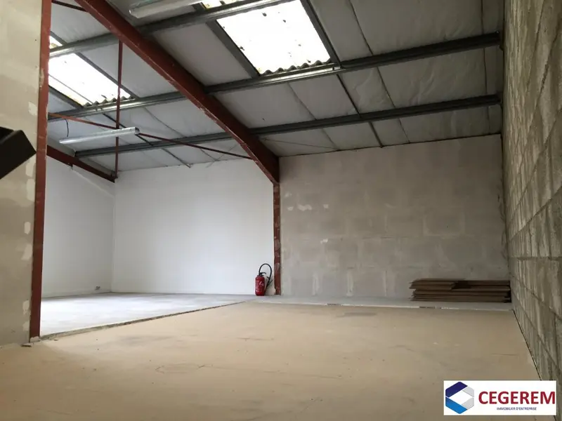 LOCAUX D'ACTIVITÉ A PARTIR DE 60 M2 A LOUER A LISSES