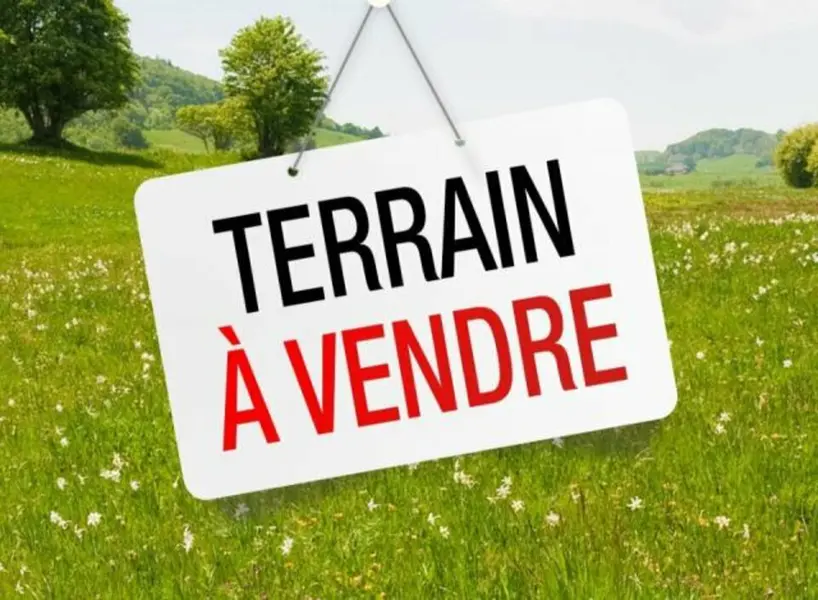 A VENDRE TERRAIN 1.530 m² - 1ère ligne départementale - PC purgé